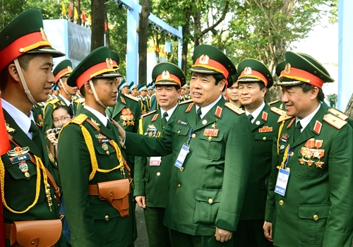 Noi gương Đại tướng Phùng Quang Thanh, cán bộ, chiến sĩ toàn quân phấn đấu tô thắm thêm phẩm chất cao đẹp Bộ đội Cụ Hồ trong thời kỳ mới